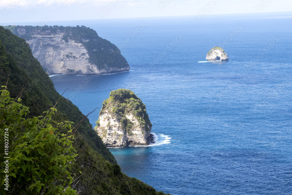 Fototapeta premium cars celebrating the temple cars, Nusa Penida, Indonesia