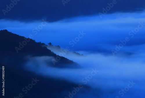 岩手県遠野市　遠野盆地の雲海 © yspbqh14