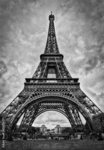 Fototapeta Naklejka Na Ścianę i Meble -  The Eiffel Tower, Paris. Black and white.