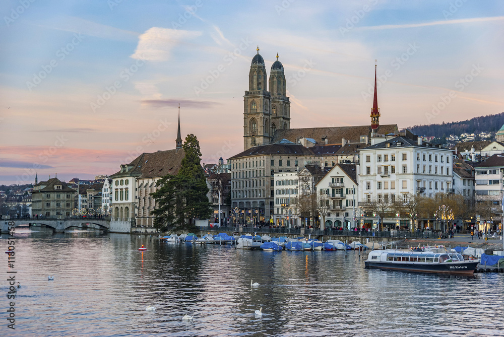 Fototapeta premium Zurich at dusk