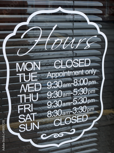 Obraz na plátně Shop opening hours