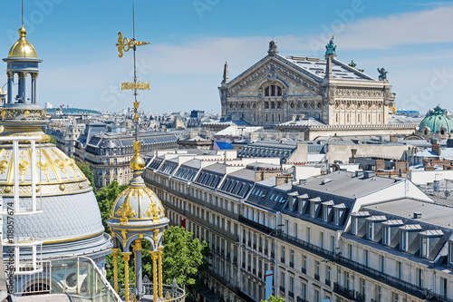 Canvas Print Paris cityscape view on opera house from roof of gallery printemps