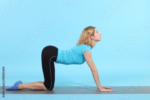 Fototapeta Naklejka Na Ścianę i Meble -  young beautiful yoga posing