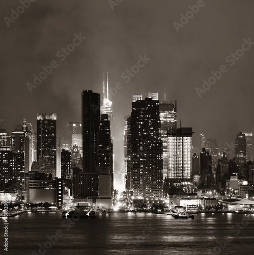 Fototapeta Naklejka Na Ścianę i Meble -  Manhattan midtown skyline at night