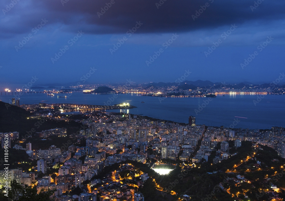 Fototapeta premium Night view of Rio de Janeiro