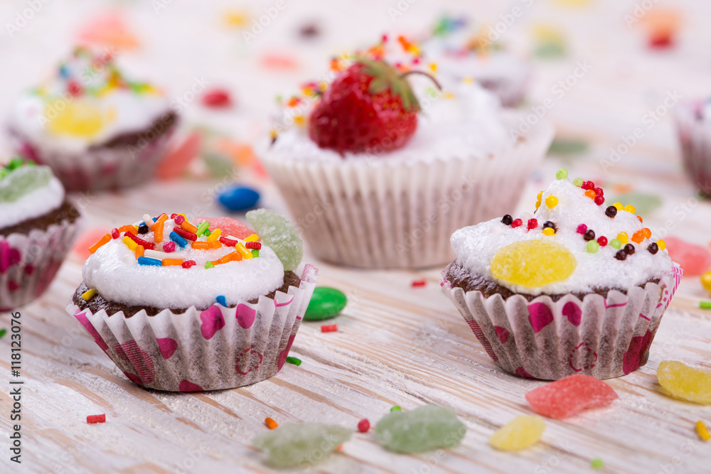 Tartlets with cream Tartlets with cream