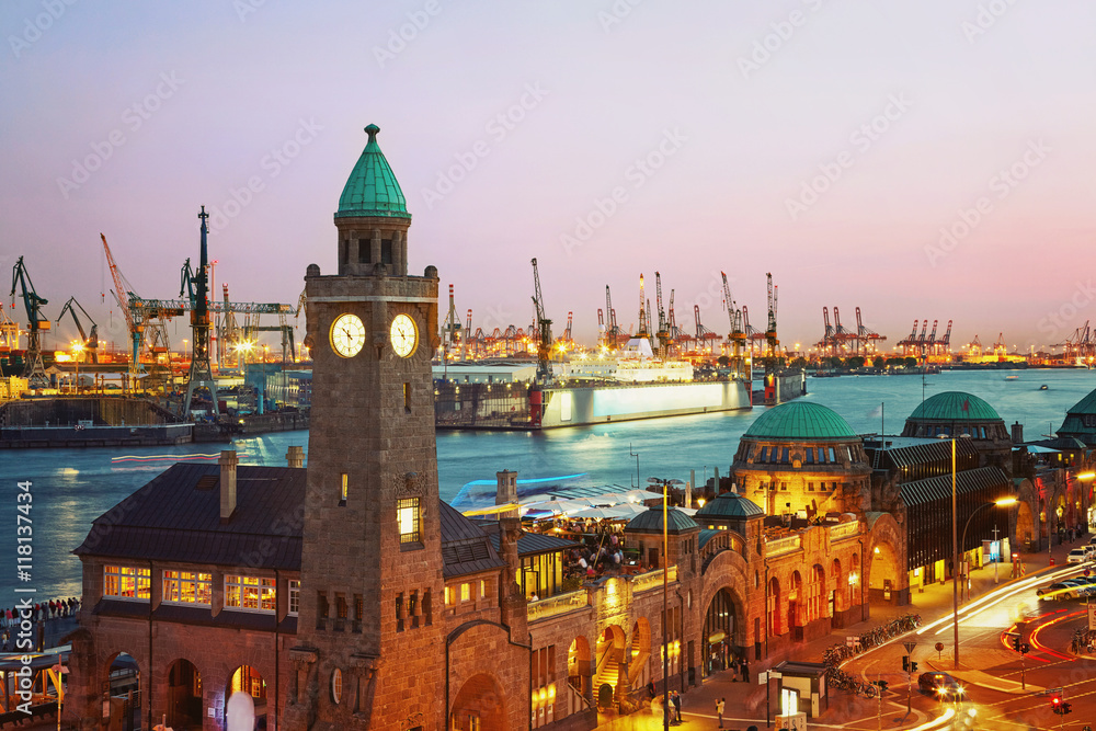 Fototapeta premium Hamburg harbour after sunset, Germany