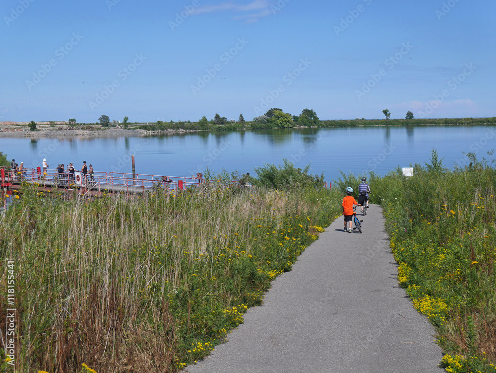 Naklejka premium Toronto waterfront bicycle trail