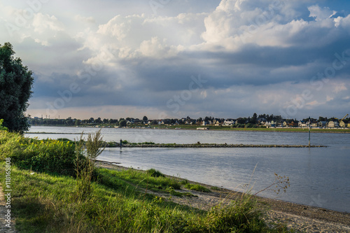 Sonnenuntergang am Rhein bei Langel
