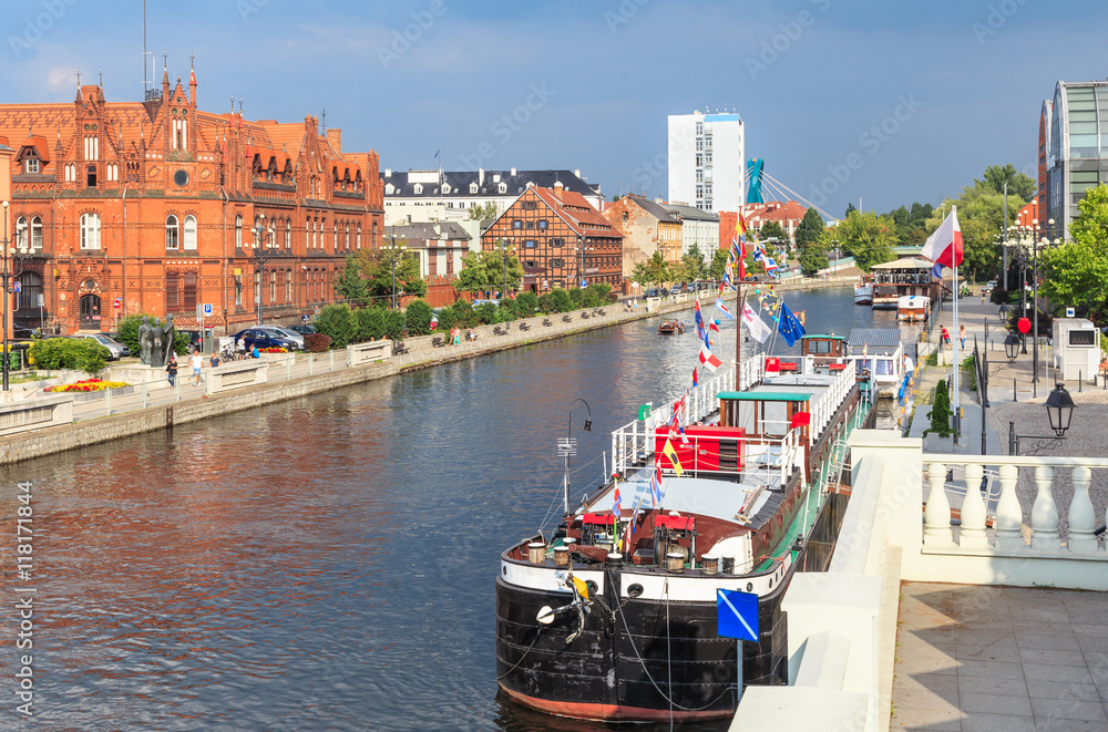 Bydgoszcz, panorama nabrzeży Brdy 