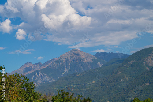 Panoramica montagna, lanscape, montagne in estate, cime, alpi italiano