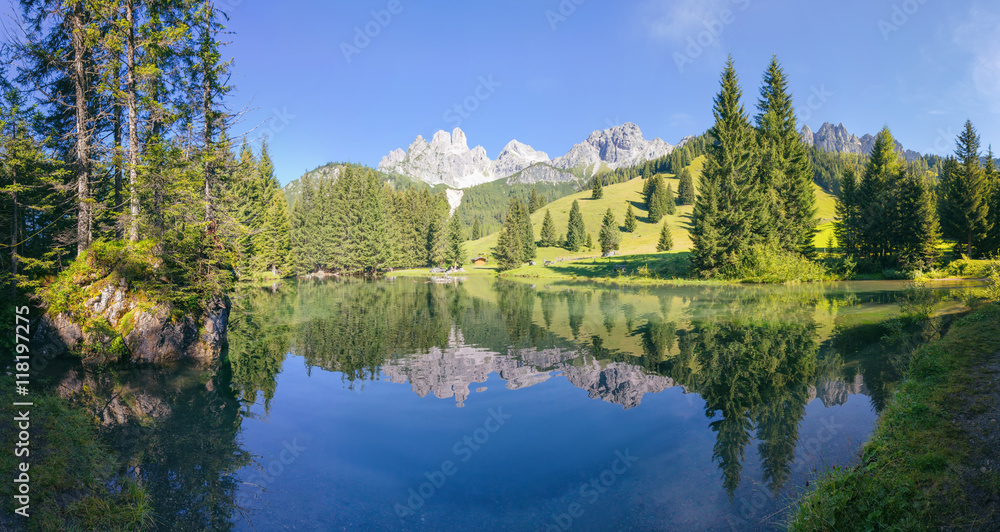 Fototapeta premium Almsee Filzmoos Bischoftsmütze panorama