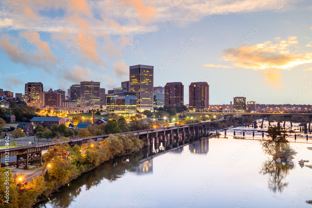 Naklejka premium Downtown Richmond, Virginia skyline