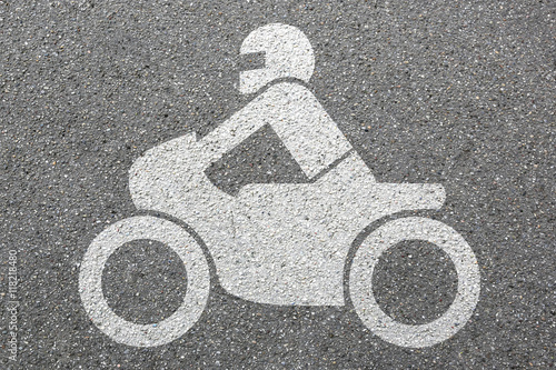 Motorrad fahren Motorradfahrer Straße Verkehr