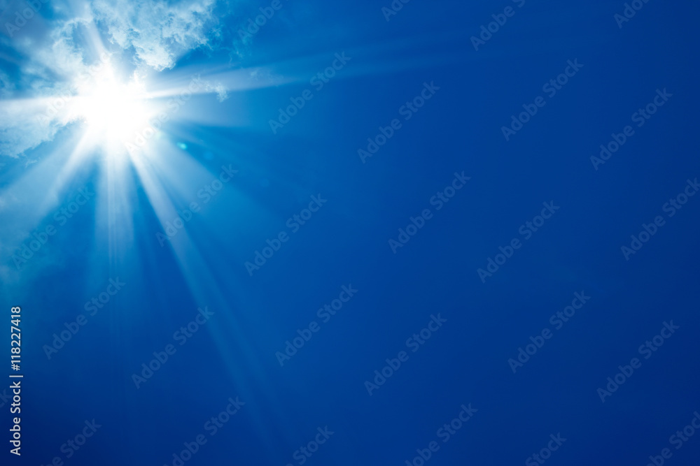 Fototapeta premium słoneczne błękitne niebo