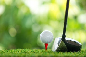 Acrylglasbilder Golf Dynamischer Drive auf dem Abschlag  © antpkr