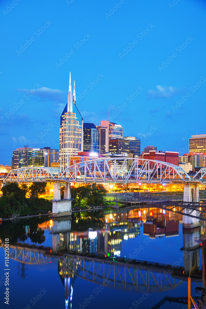 Obraz premium Downtown Nashville cityscape in the evening