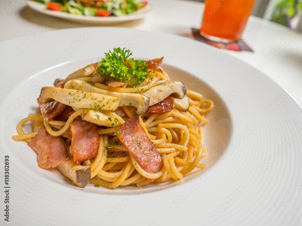 bacon and mushroom spaghetti-2 bacon and mushroom spaghetti-2