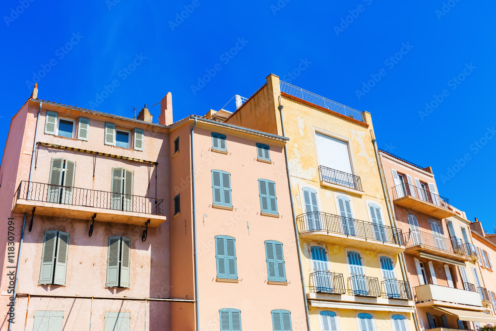 pastel-colored houses in Saint Tropez