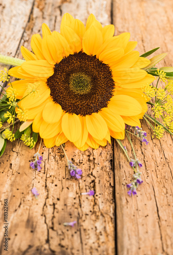 Fototapeta Naklejka Na Ścianę i Meble -  Blumen Rustikal Romantisch