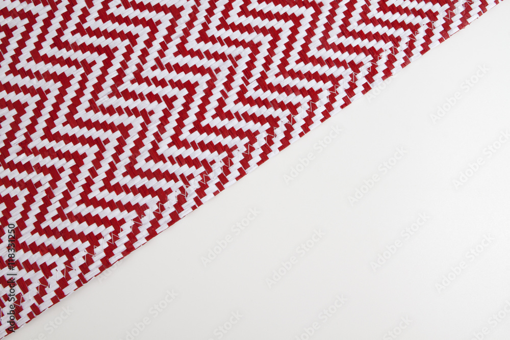 Sfondo bianco e rosso a zig-zag. Sfondo bianco e rosso a zig-zag.