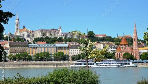 Canvas Print Berge de Pest et rives du Danube, centre de Budapest été 2016