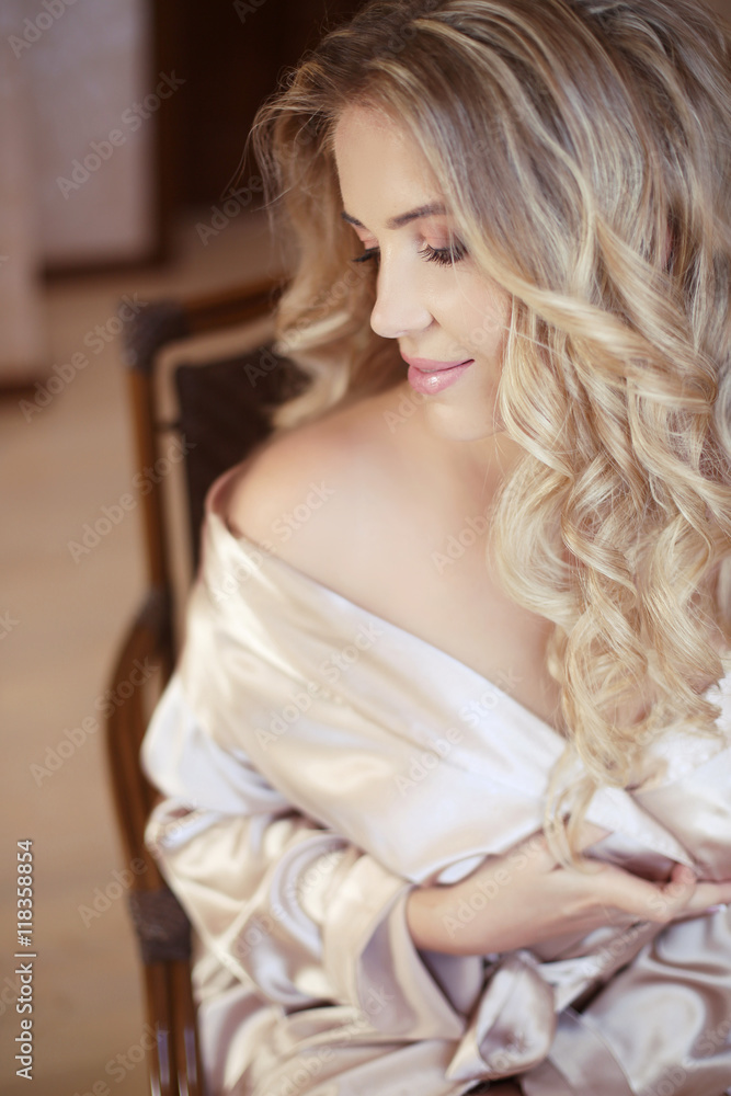 Beautiful sexy bride woman. Wedding Makeup. Curly hairstyle. Att Beautiful sexy bride woman. Wedding Makeup. Curly hairstyle. Att