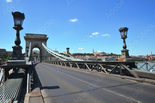 Travée latérale et arche du pont suspendu, Budapest