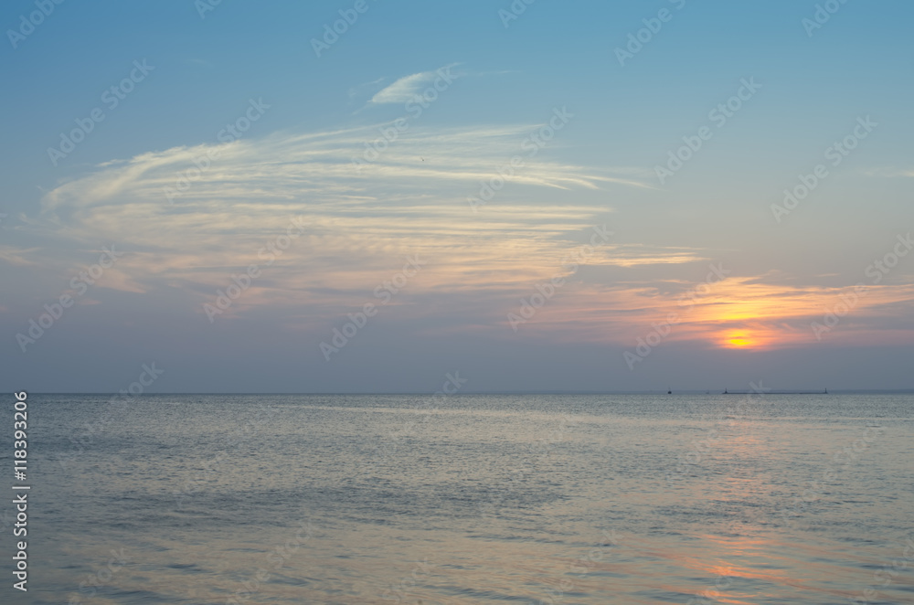 Fototapeta premium sunset over the sea