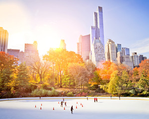 Fototapete New York Eislaufbahn im winterlichen Manhattan  © Stuart Monk