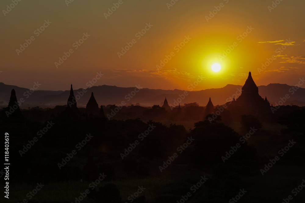Myanmar - Burma -Bagan - Shwe San Taw Pagode