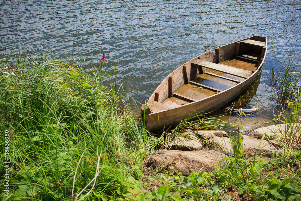Obraz premium Lonely rowing boat