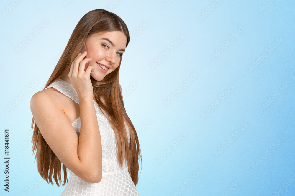 Naklejka premium Woman talk on mobile phone