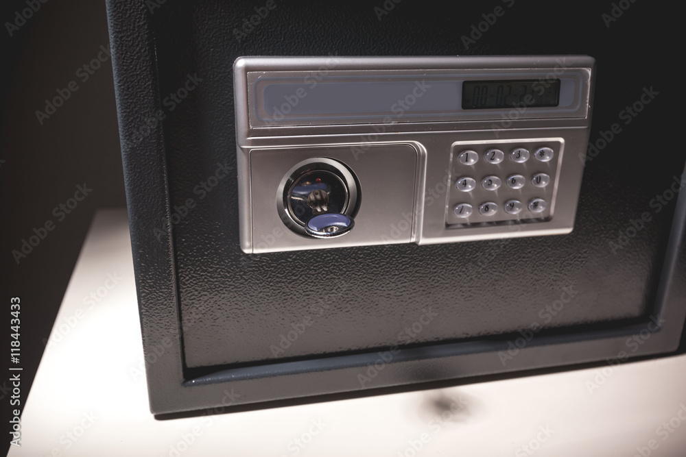 Safe box with electronic lock Safe box with electronic lock