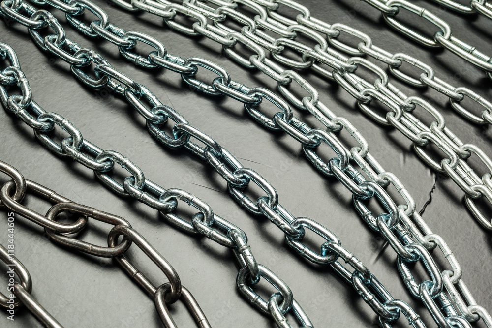 Fototapeta premium chains on a black background