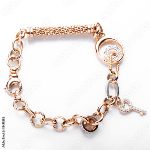 Wallpaper Mural Золотой браслет
#4 Torontodigital.ca