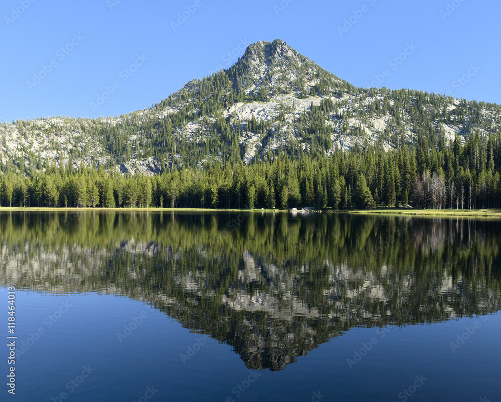 Fototapeta premium Anthony Lake in the Elkhorn Mountains of Oregon