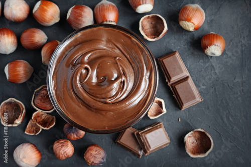 Cuadro en lienzo Homemade hazelnut spread