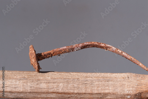 Fotografie vecchio chiodo arruginito