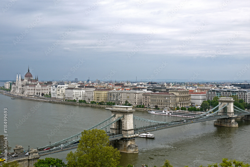 Obraz premium Panoramic view of Budapest, HUNGARY.