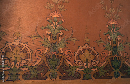 Papier peint art nouveau.