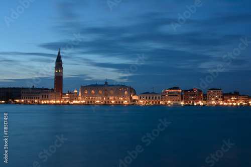 Venice at night © huspi