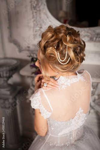 luxurious wedding hairstyle,