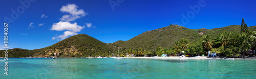 Tropical shoreline in British Virgin Island (BVI), Caribbean © Guido Amrein