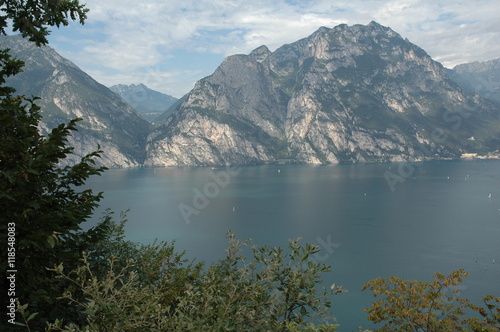 vista lago di Garda dal sentiero Torbole-Tempesta