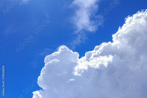 Fotografía Blue sky with white clouds