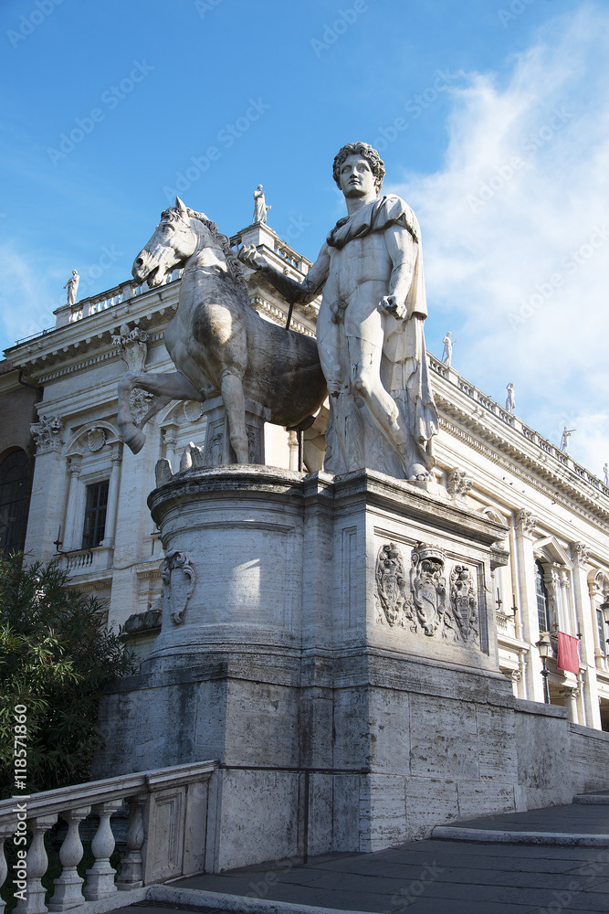Obraz premium Statue of Castor with a horse in front of the Capitol Square, Rome, Italy.
