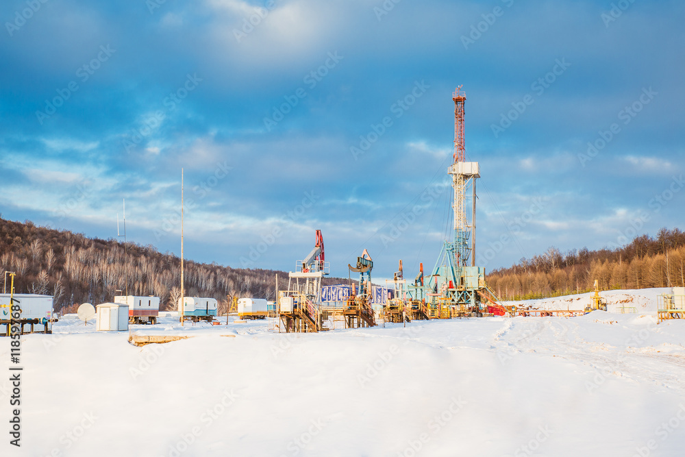 land drilling rig winter