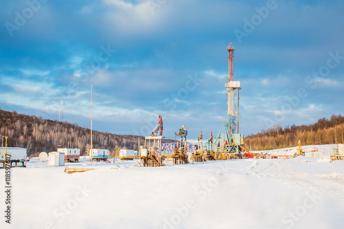 land drilling rig winter