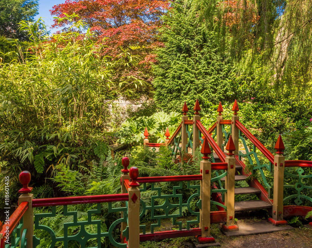 Congleton, Cheshire, UK. 8th August 2016. The Japaneeze Garden at Biddulph Grange on a summers day, Congleton, Cheshire, UK Congleton, Cheshire, UK. 8th August 2016. The Japaneeze Garden at Biddulph Grange on a summers day, Congleton, Cheshire, UK